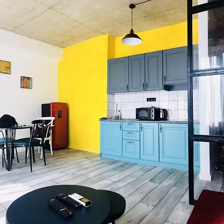 Style Apartments By Happy Place Tbilisi Bagian luar foto