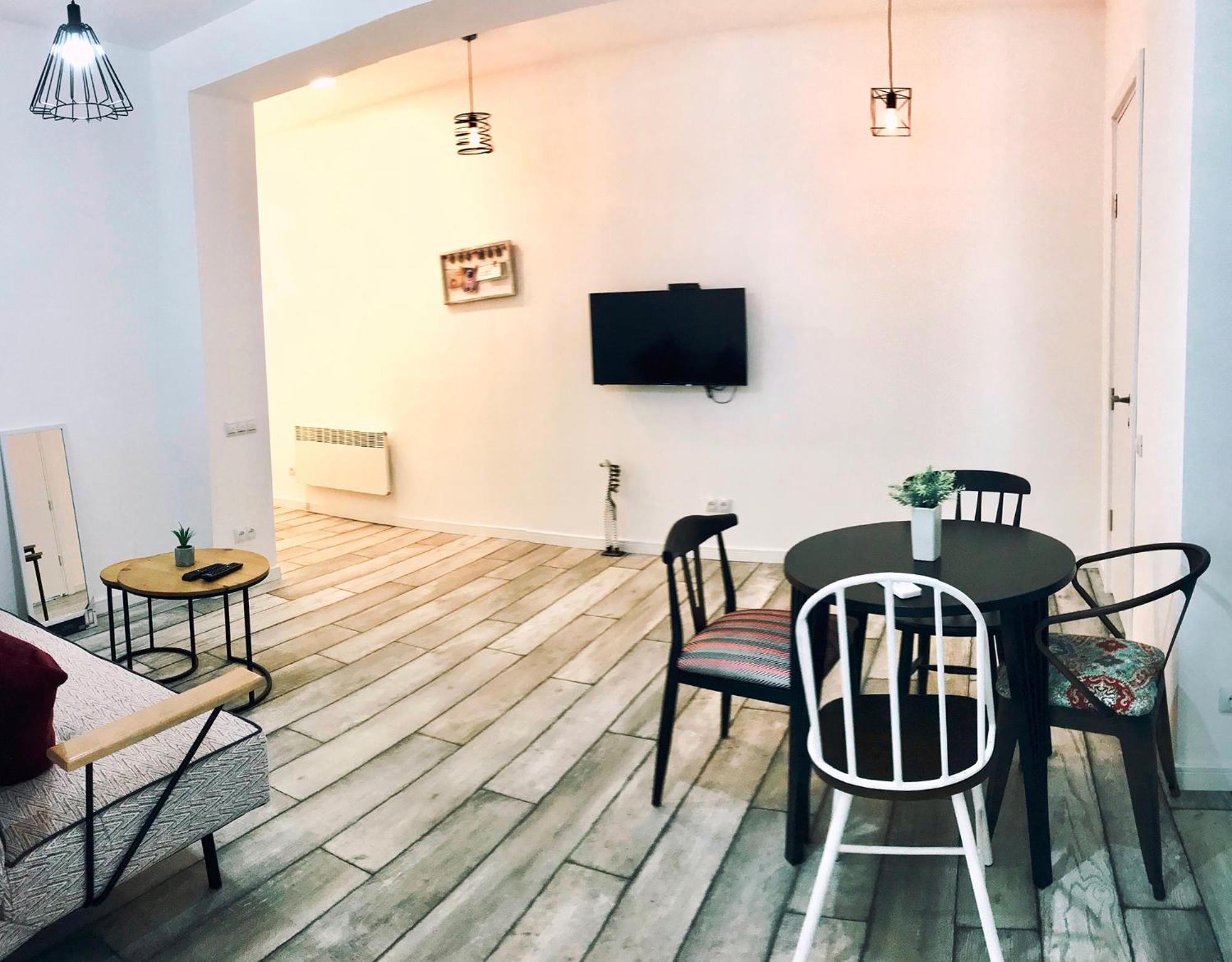Style Apartments By Happy Place Tbilisi Bagian luar foto