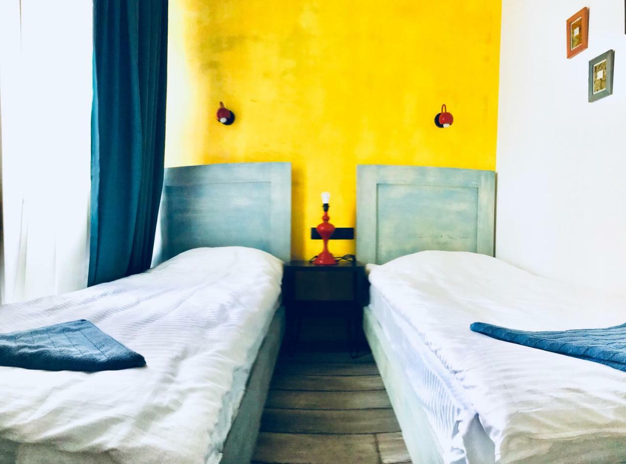 Style Apartments By Happy Place Tbilisi Bagian luar foto